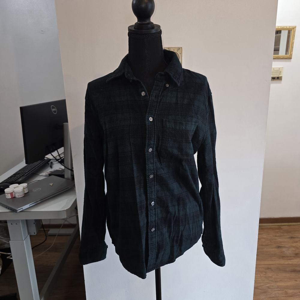 Abercrombie & Fitch Dark Plaid Button Down Shirt